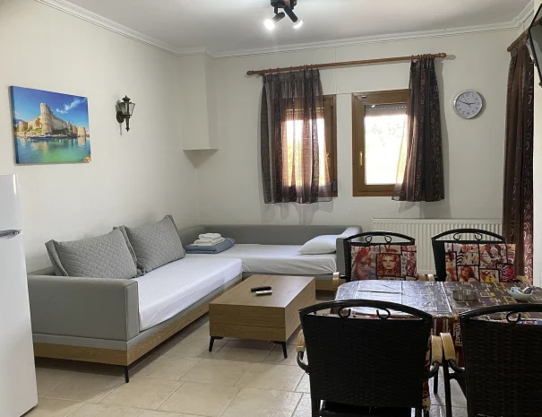 one bedroom apartment 6 LIVING ROOM 6
