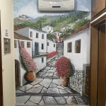 one bedroom appartment PAINTED WALL