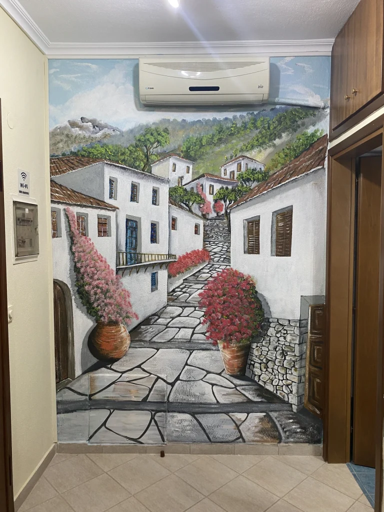 one bedroom appartment PAINTED WALL